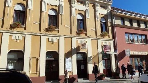Caesar Panzió, Pápa
