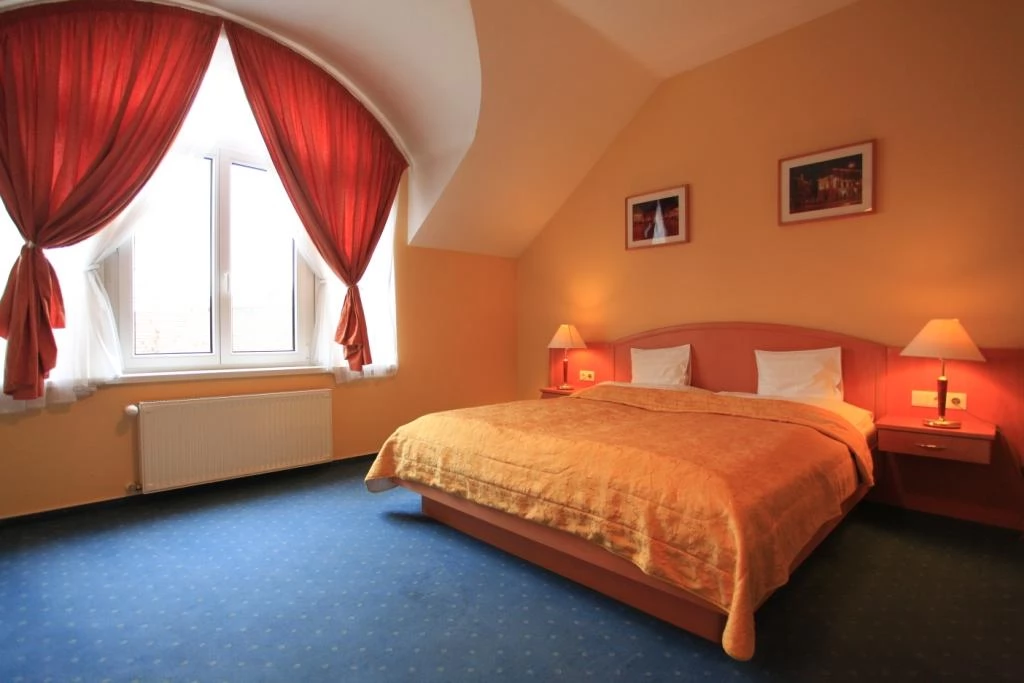 Hotel Korona, Szeged