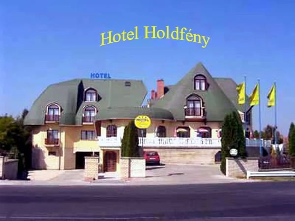 Hotel Holdfény, Kápolnásnyék