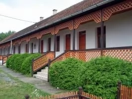 Kőbérc Panzió Üdülőházak, Kemping és Étterem